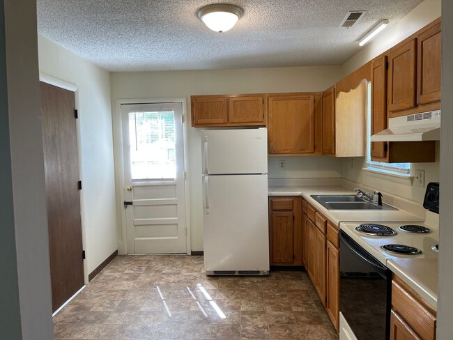 Foto del edificio - 4 bedroom, 2 bath House