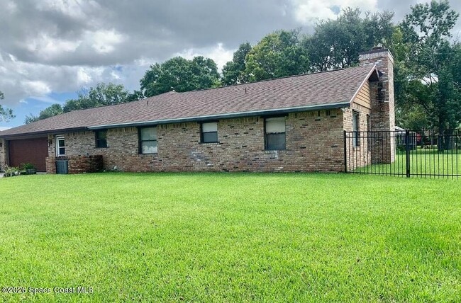 Building Photo - 7935 Timberlake Dr