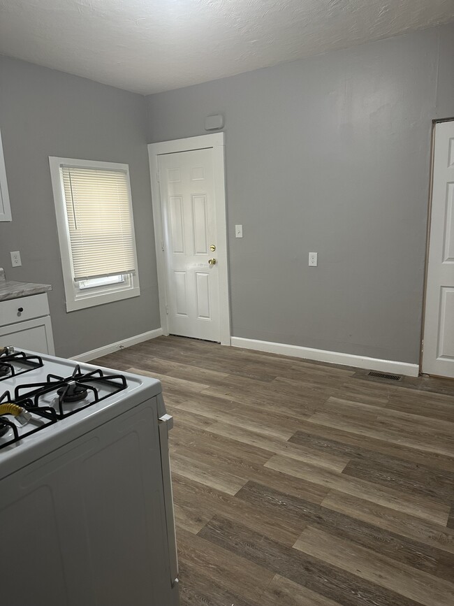 Photo - Washington Apartment