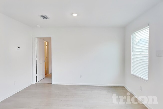 Building Photo - 10712 Cowhide Ln