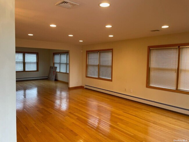 Building Photo - 83 Convent Rd