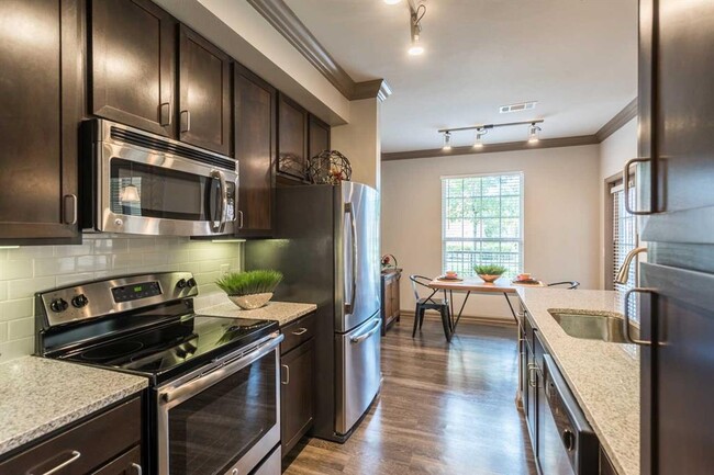 Building Photo - 14695 Briar Forest Dr