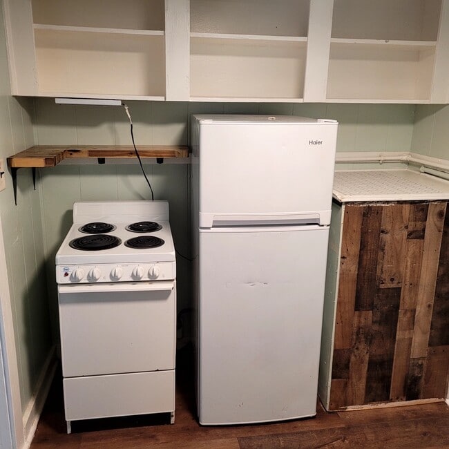 Building Photo - 4510 Hwy Ave