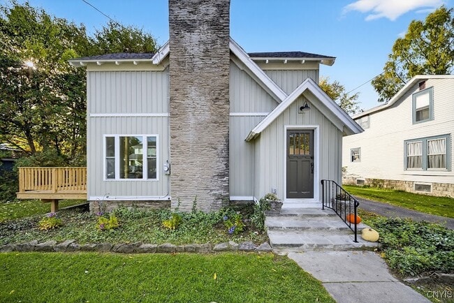 Building Photo - 127 E Warrington Rd