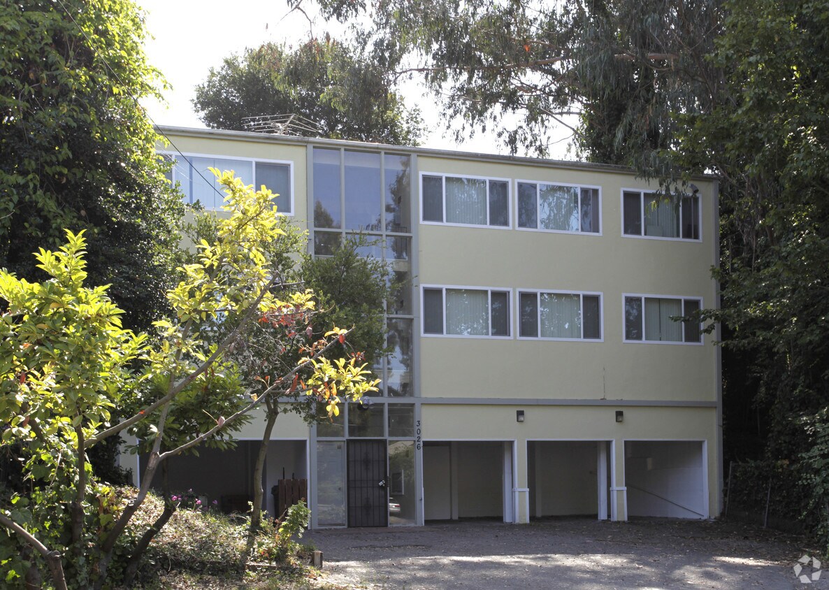 Foto del edificio - 3026 Richmond Blvd