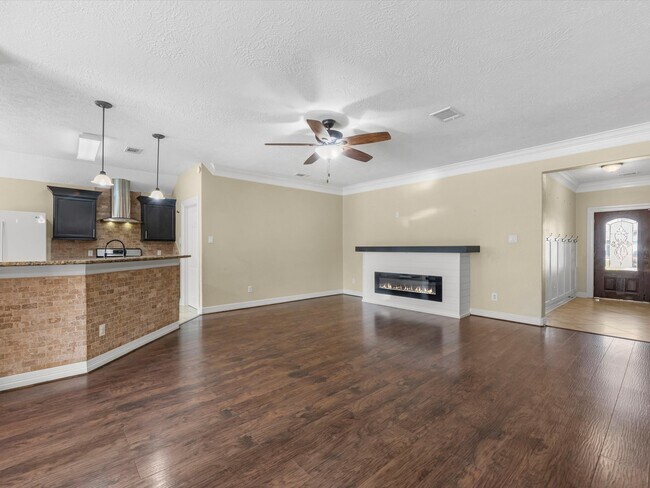 Building Photo - 9518 Fillmont Ln