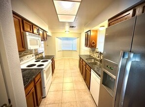 Building Photo - 18 Brookflower Rd