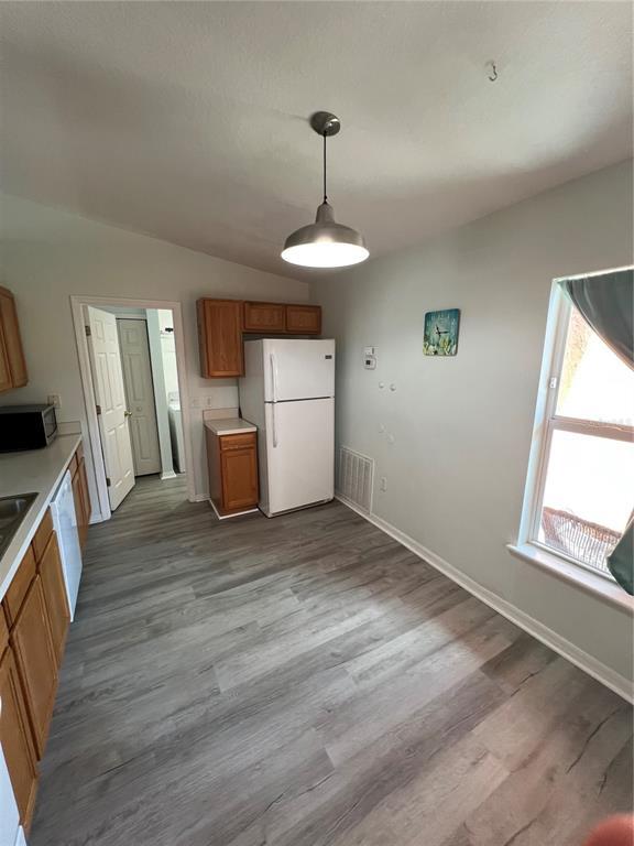 Building Photo - 2105 Atwater Dr