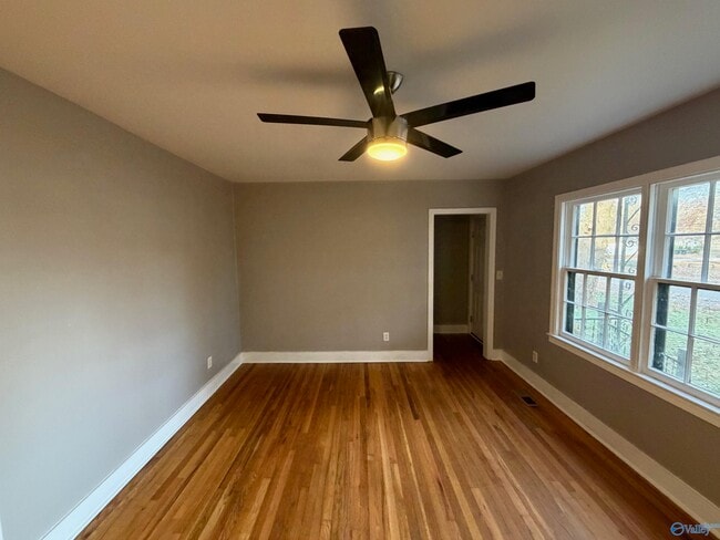 Building Photo - 1903 Enolam Blvd SE