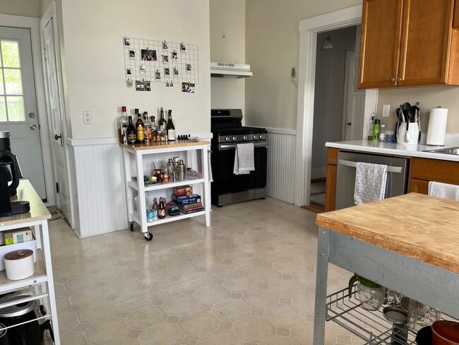 Building Photo - 7 Wheeler St