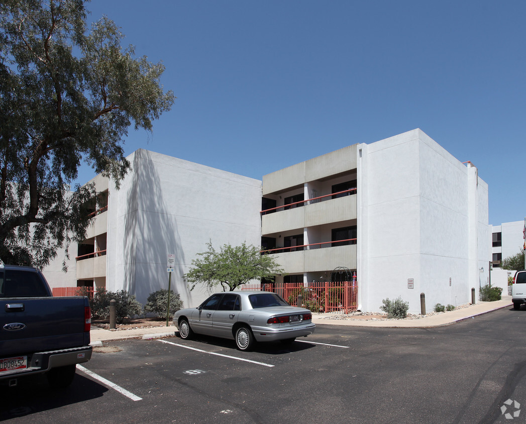 Building Photo - Craycroft Tower Apartments