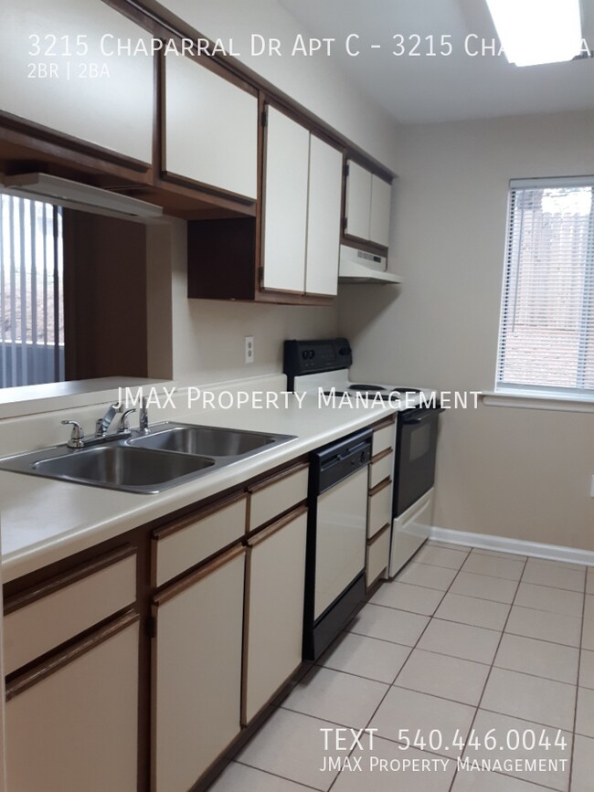 Foto del edificio - 3215 Chaparral Dr