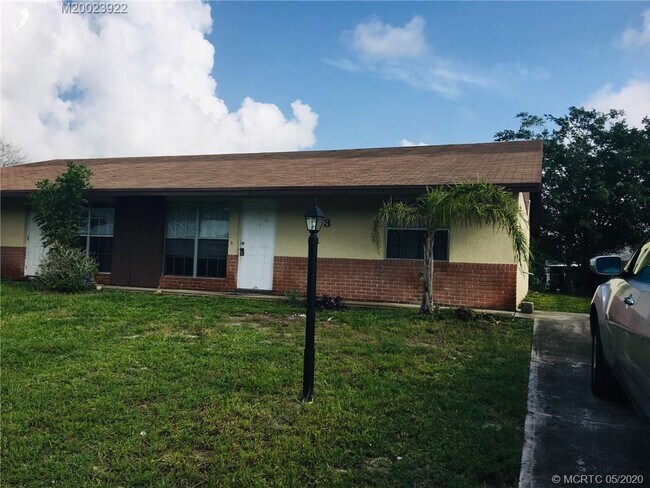 Building Photo - 53 SE Mead Pl