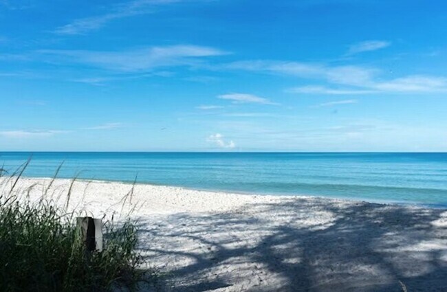 Building Photo - ** 2/2 FIRST FLOOR UNIT ** OLE' AT LELY RE...