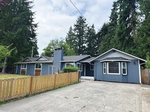Building Photo - 4529 Crescent Ave