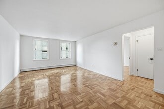 Building Photo - 1310 Jones St