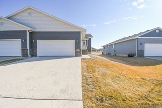 Building Photo - 3616 S Outfield Cir