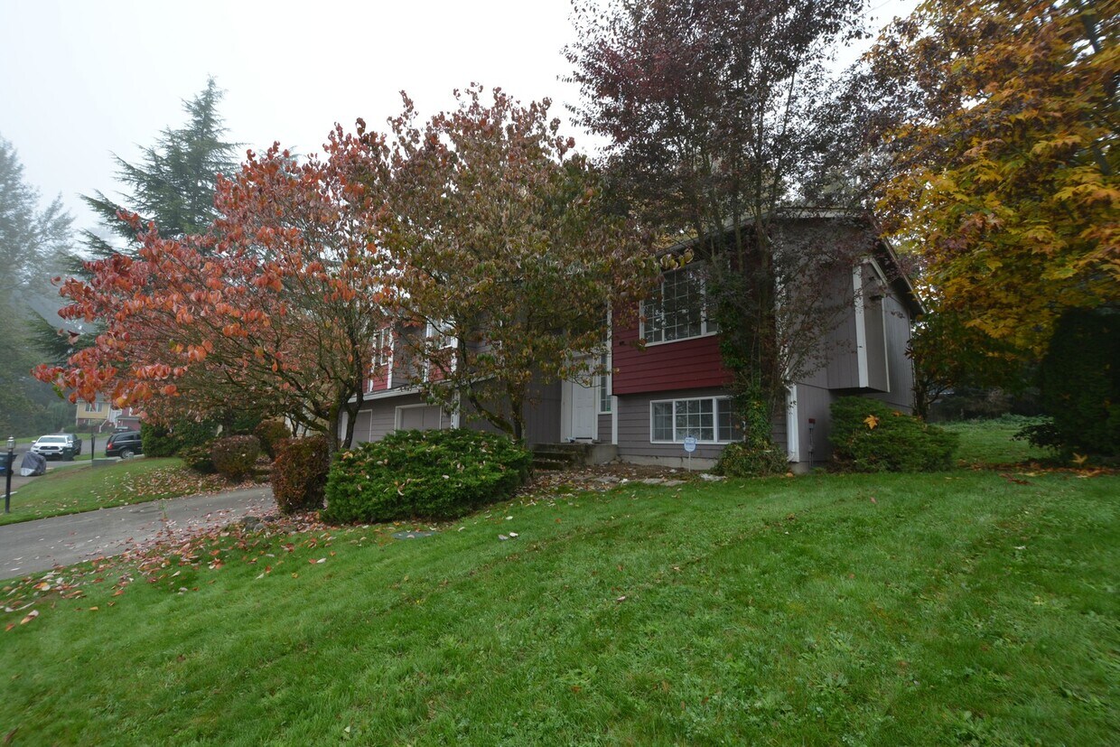 1121211214 67th Ave Ct E, Puyallup, WA 98373 Townhome Rentals in