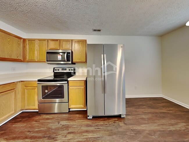 Building Photo - 3104 Forrestal Dr