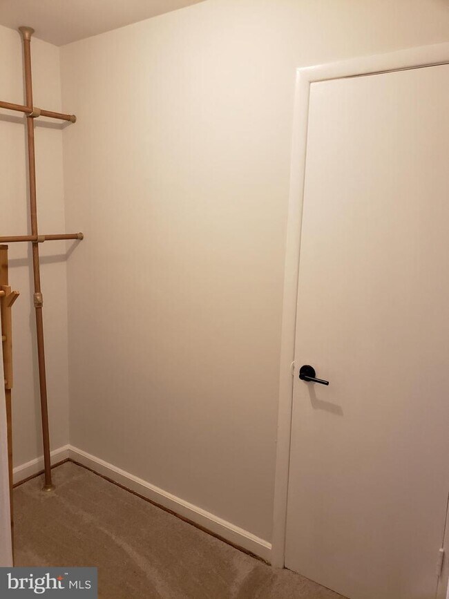 Foto del edificio - 2325 42nd St NW