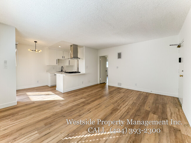 Foto del edificio - 4051 Mclaughlin Ave