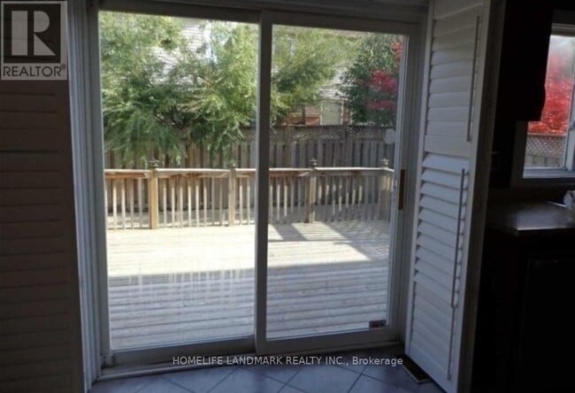 Building Photo - 19 Wetmeadow Dr