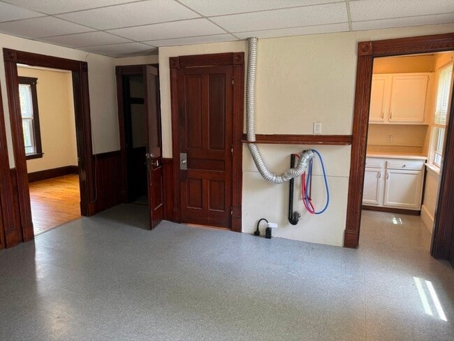 Building Photo - 85 Boyce St
