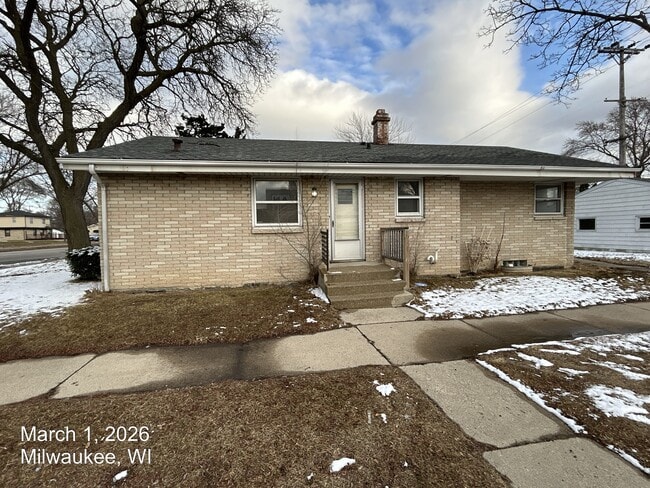 Building Photo - 7335 W Hampton Ave