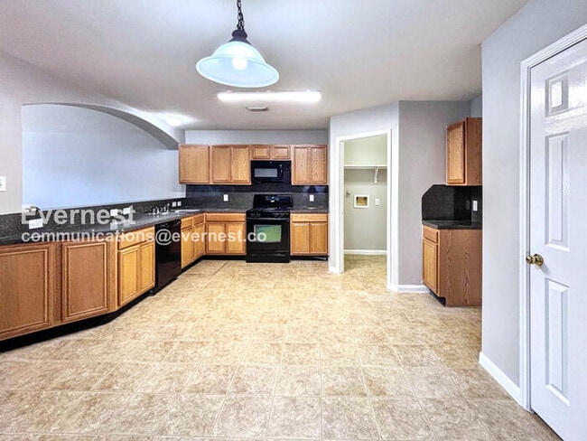 Building Photo - 25407 Barmby Dr