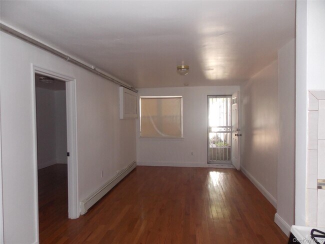 Foto del edificio - 2927 Throop Ave