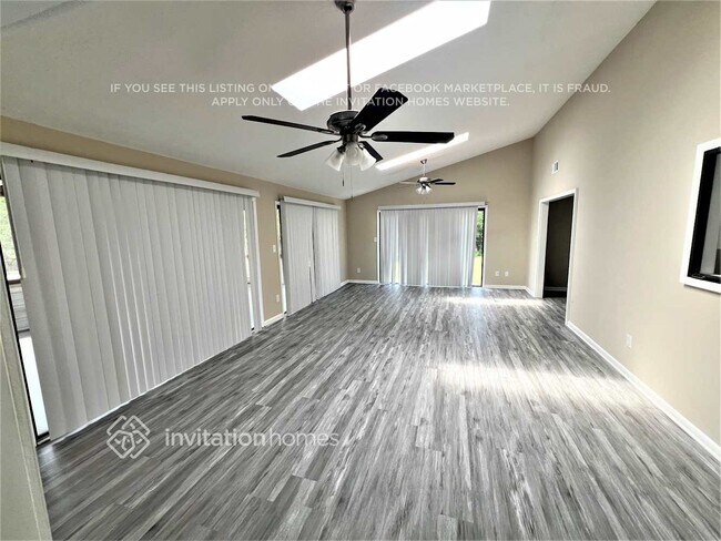 Foto del edificio - 5006 Stoney Point Cir