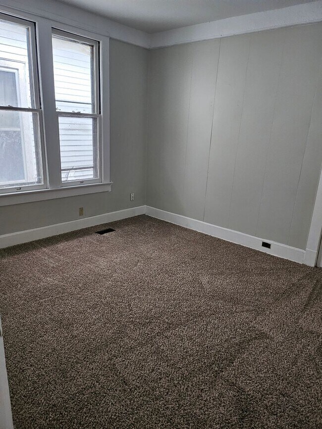 Foto del edificio - Remodeled 2 Bed house Available Now