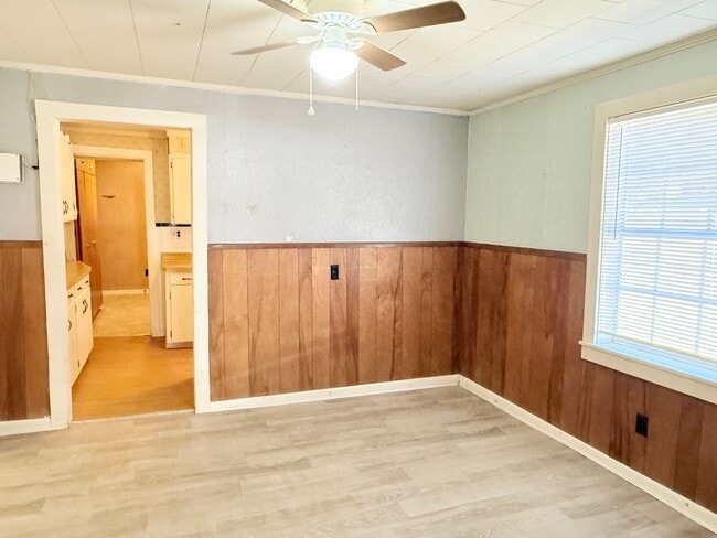 Building Photo - Charming 3-Bedroom Home With Screened Front Porch