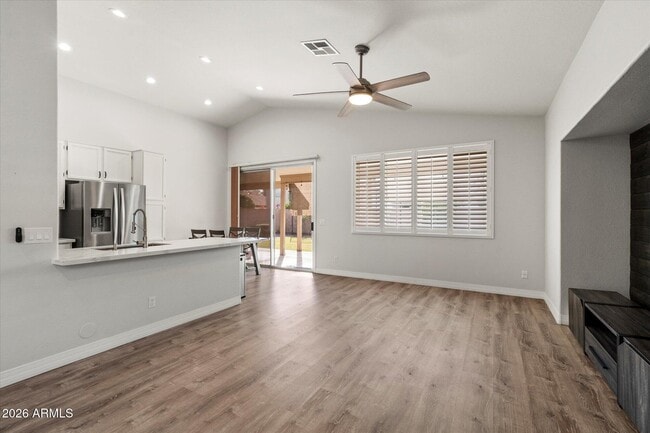 Building Photo - 6681 W Dublin Ln