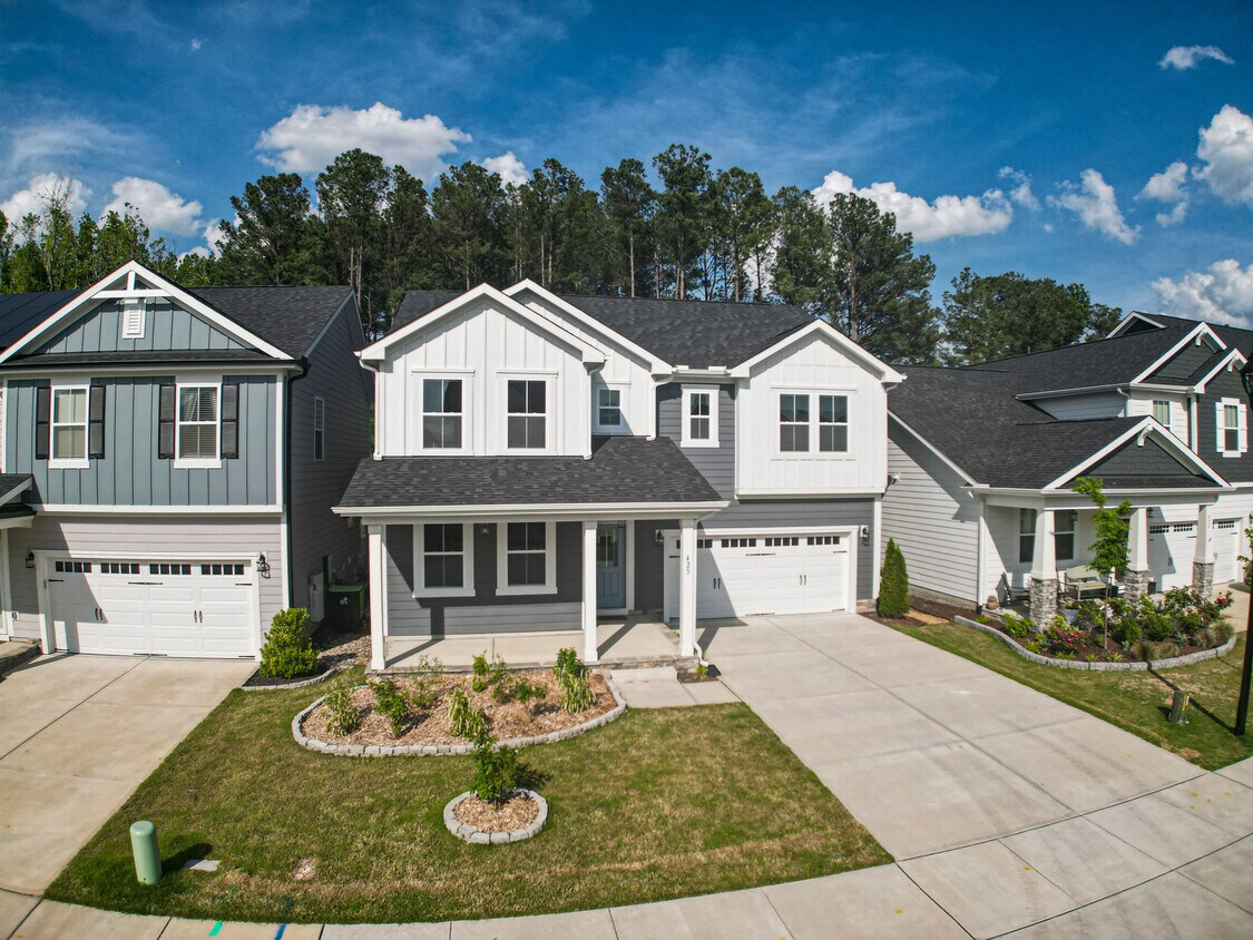 Foto principal - 425 Shadow Falls Dr