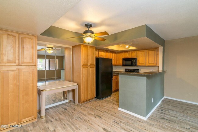 Building Photo - 3601 W Tierra Buena Ln