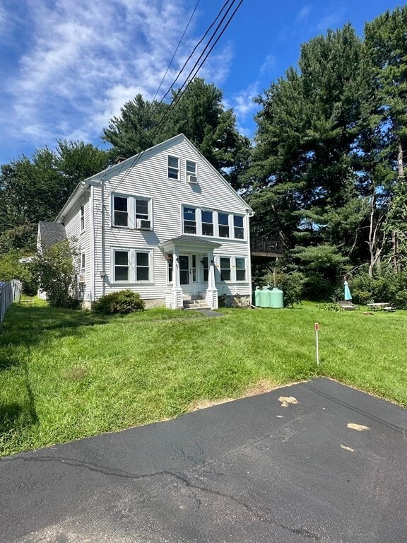 61 Ormonde Rd Unit 61B, Methuen, MA 01844 Room for Rent in Methuen