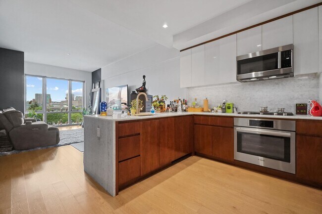 Foto del edificio - 75 Park Ln S