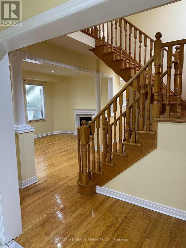 Photo du bâtiment - 544 Matisse Pl