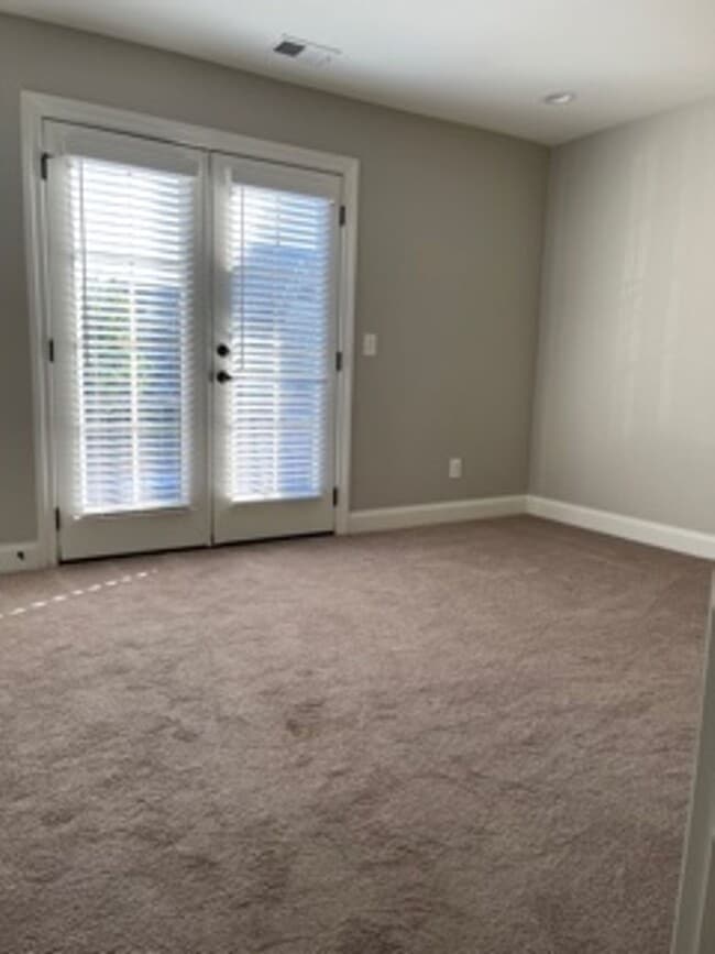 Building Photo - Generals Run Townhome   Available 1.15.24
