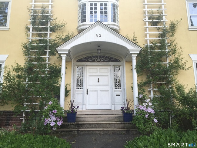 Building Photo - 82 Edgehill Rd