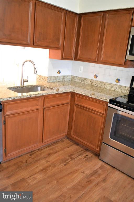 Foto del edificio - 8349 Windfall Rd