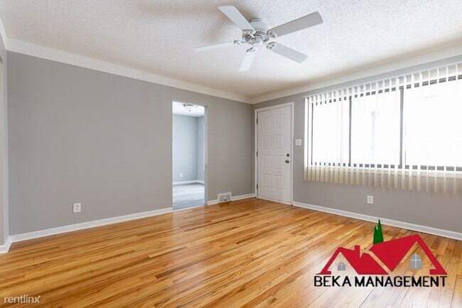 Building Photo - 3 br, 1 bath House - 725 Mayflower Ave