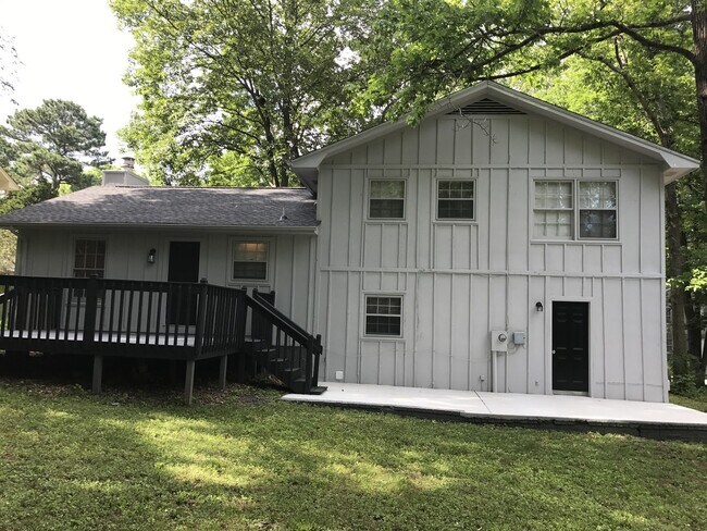 Building Photo - 3 bed 2 bath home for rent