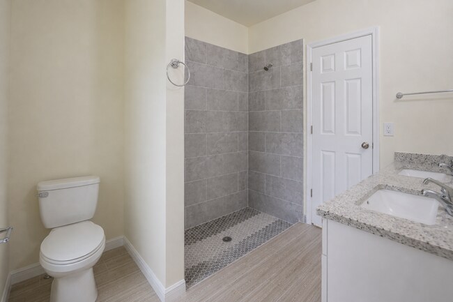 Building Photo - 608 Kleinart Dr
