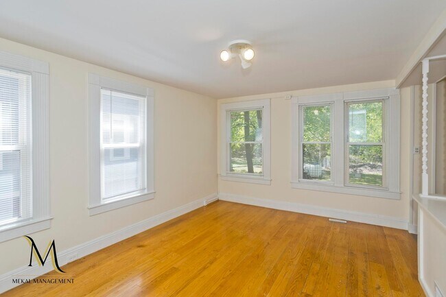 Foto del edificio - 208-210-210 Fort Pleasant Ave
