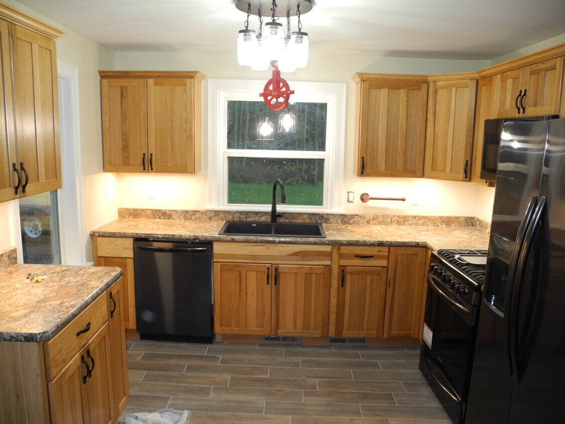 407 Military Tpke Unit B, Plattsburgh, NY 12901 Apartments in