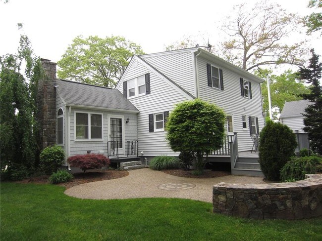 Building Photo - 15 Kinne St