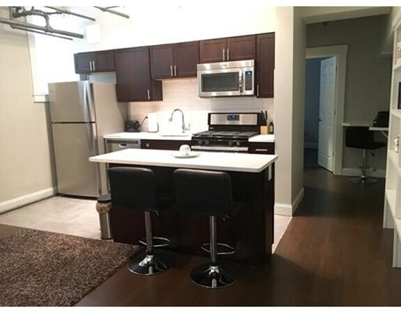 Building Photo - 114 Riverway