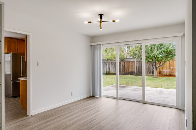 Building Photo - 3988 Sutherland Dr